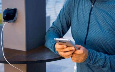 FBI warns against using public USB charging stations: Here's how to stay safe